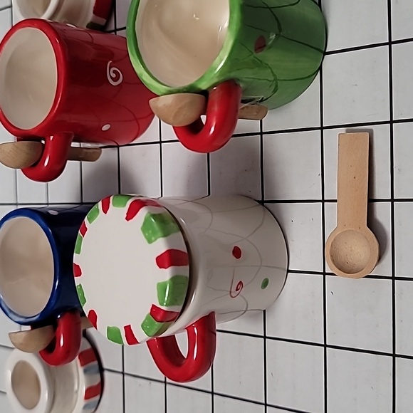 Set of 4 Mini Canisters with Wooden Spoons‎ -   NWOT - Picture 5 of 7